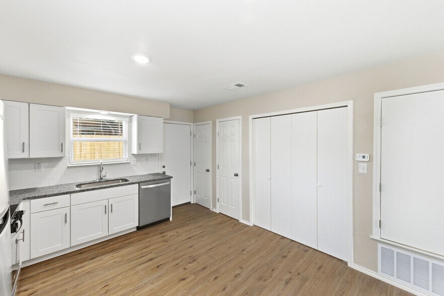 More Photos Of 6709 Wentworth Dr, Austin Apartments For Sale