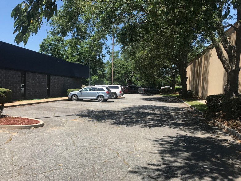More Photos Of 1841 Norman Dr, Valdosta Office For Sale