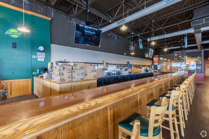 More Photos Of 1660 Fort St, Lincoln Park Bar For Sale