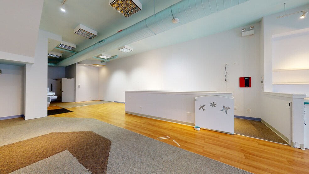 More Photos Of 3827 N Southport Ave, Chicago Storefront Retail Residential For Lease