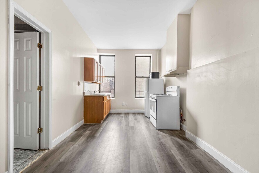 More Photos Of 1501 Broadway, Brooklyn Apartments For Sale