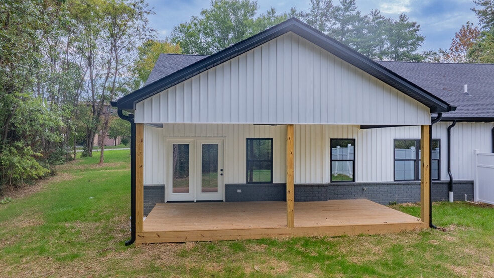 More Photos Of 1519-1521 Carroll Creek Rd, Johnson City Apartments For Sale