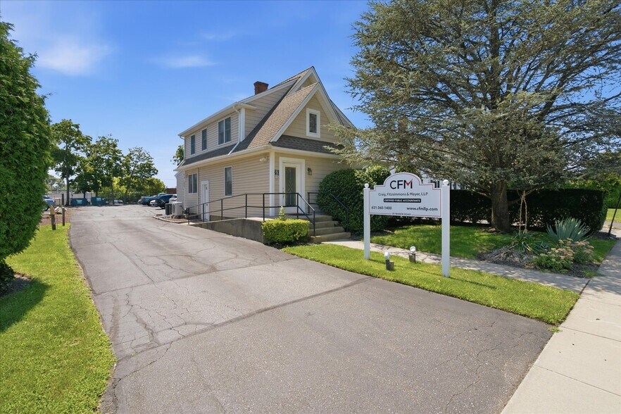 Primary Photo Of 20 Manor Rd, Smithtown Office For Sale