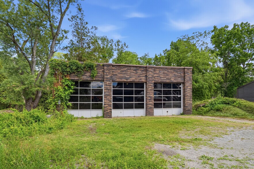 More Photos Of 3762 Saxonburg Blvd, Cheswick Auto Repair For Sale