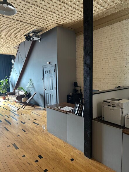 More Photos Of 1102 E 37th St., Kansas City Storefront Retail Office For Lease