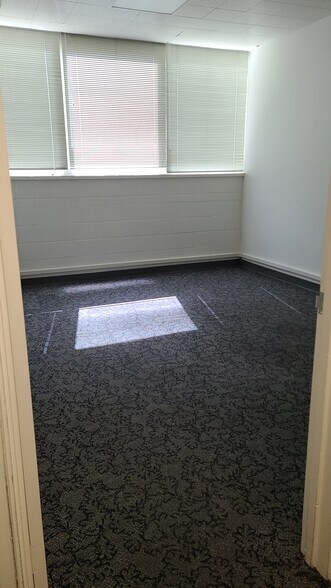 More Photos Of 1601 H St, Bakersfield Office Residential For Lease