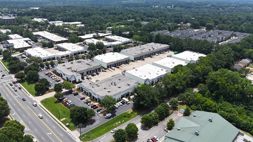 More Photos Of 999 Mansell Rd, Roswell Unknown For Lease