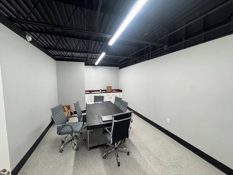 More Photos Of 5551-5553 Webster St, Dayton Warehouse For Sale