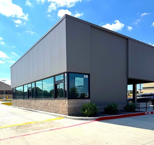 More Photos Of 5341 McPherson Blvd, Fort Worth Freestanding For Lease