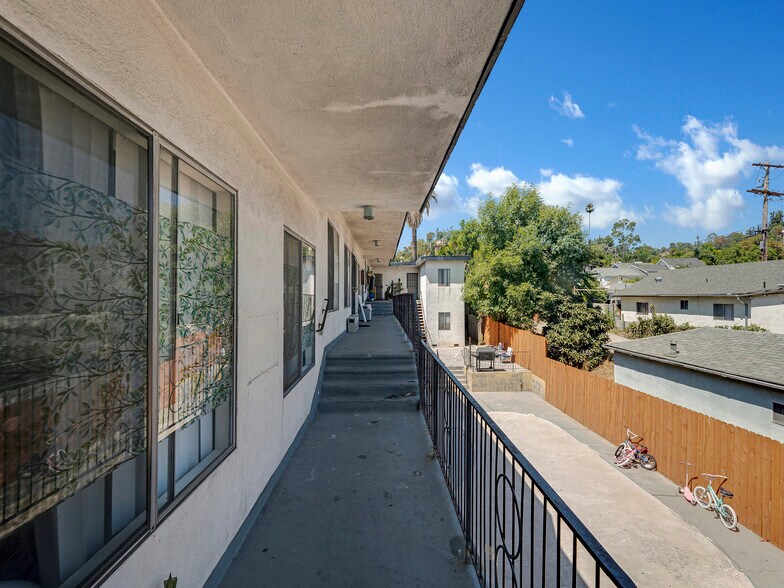 More Photos Of 5623 Meridian St, Los Angeles Apartments For Sale