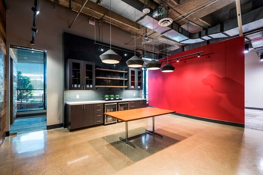 More Photos Of 2221 Lakeside Blvd, Richardson Office Residential For Lease