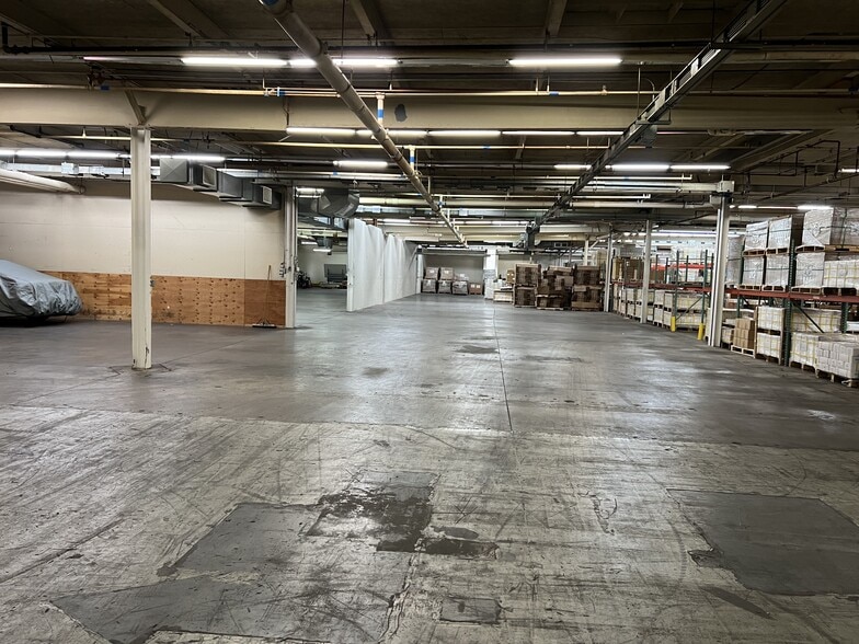 More Photos Of 150 Knotter Dr, Cheshire Manufacturing For Lease