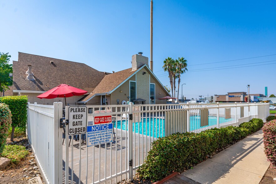 More Photos Of 1530 Howe Ave, Sacramento Hotel For Sale