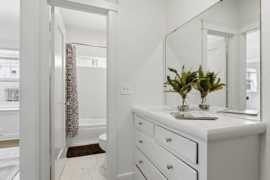 More Photos Of 2164 2nd Ave, San Diego Apartments For Sale