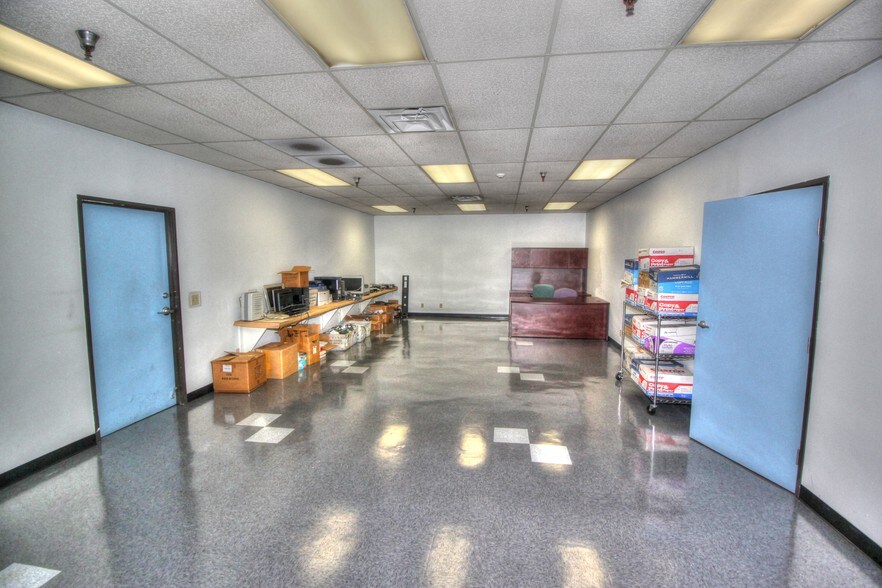 More Photos Of 601 S Dupont Ave, Ontario Warehouse For Sale