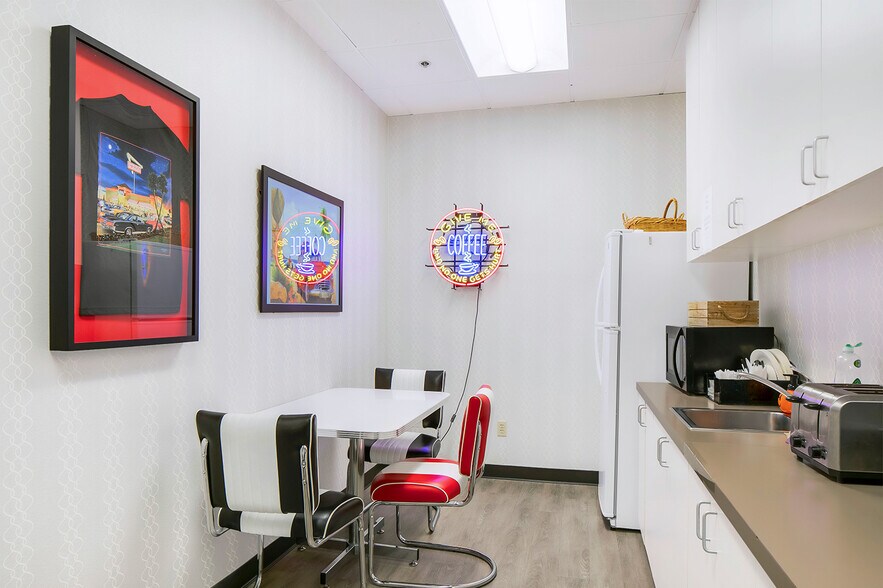 More Photos Of 725 W Town and Country Rd, Orange Medical For Sale