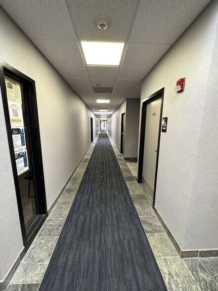 More Photos Of 1250 N Mill St, Naperville Medical For Lease