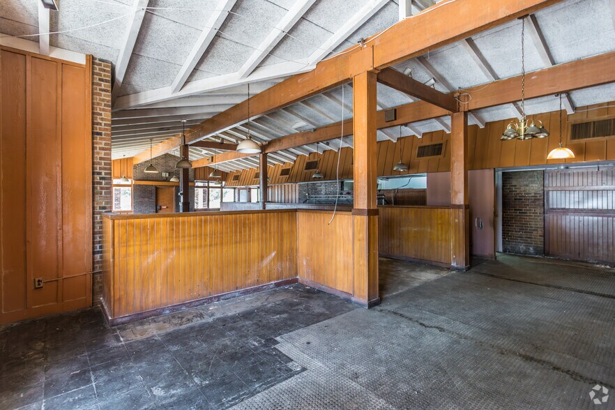 More Photos Of 4594 Yale Rd, Memphis General Retail For Sale