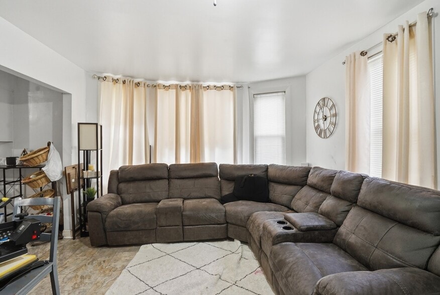 More Photos Of 17 Ledge St, Providence Apartments For Sale