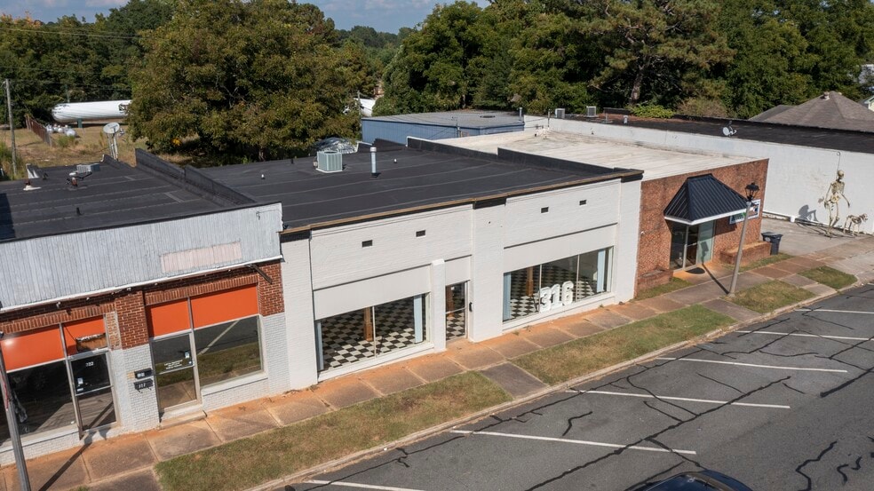 More Photos Of 316 W Main St, Manchester Storefront Retail Office For Sale