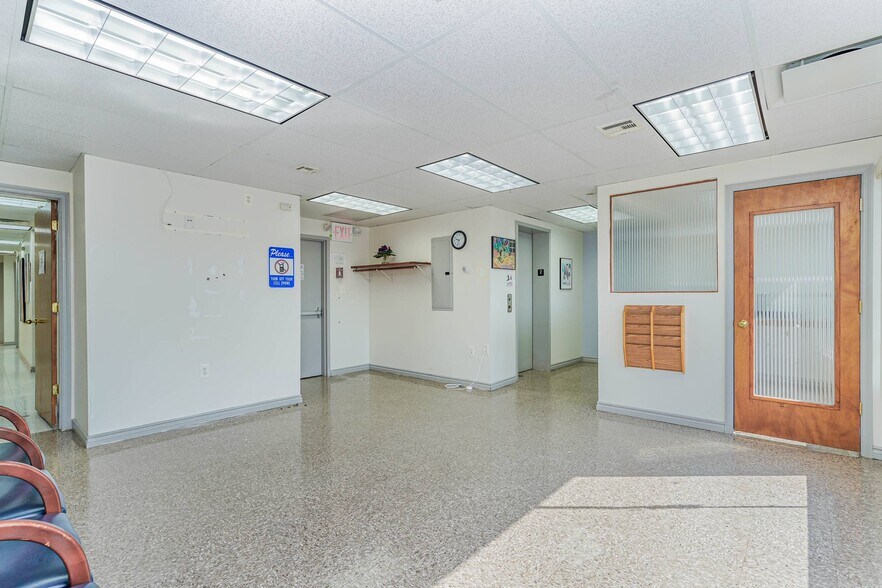More Photos Of 3041 Avenue U, Brooklyn Medical For Lease