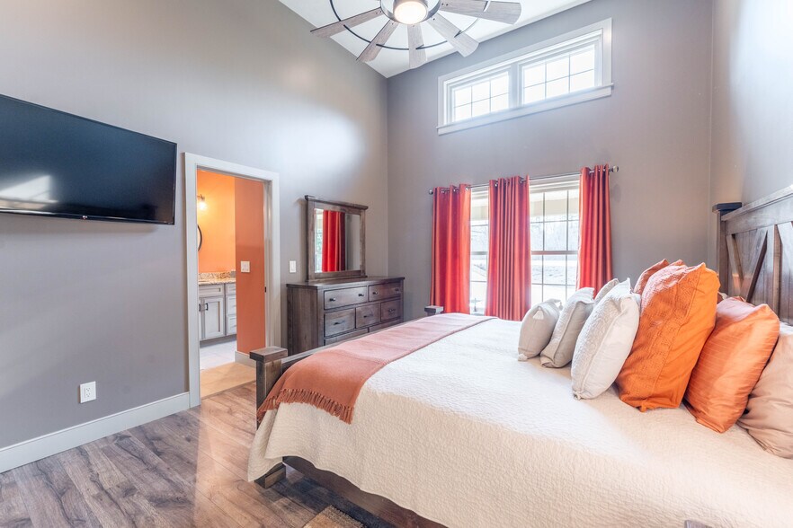 More Photos Of 110 Wauregan Rd, Canterbury Flex For Sale