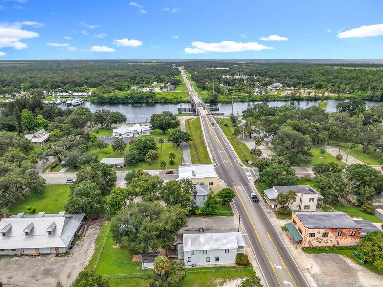More Photos Of 390 N Bridge St, LaBelle Storefront Retail Office For Sale