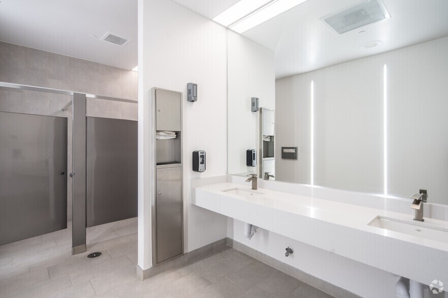 More Photos Of 500 N Central Expy, Plano Office For Sale