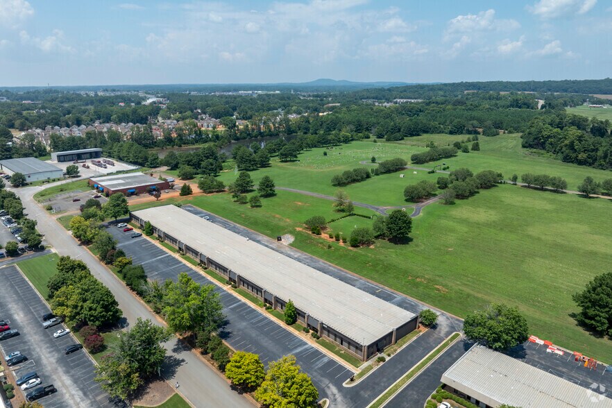 More Photos Of 4910 University Sq, Huntsville Unknown For Lease