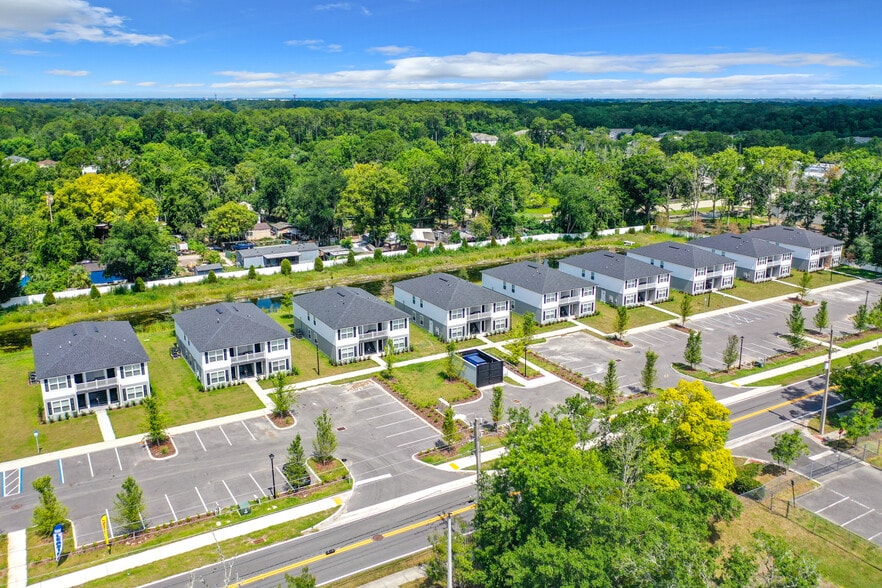 More Photos Of 9556 Hood Rd, Jacksonville Apartments For Sale