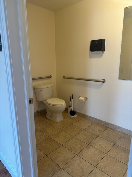 More Photos Of 249 Main St, Woodbridge Office For Lease