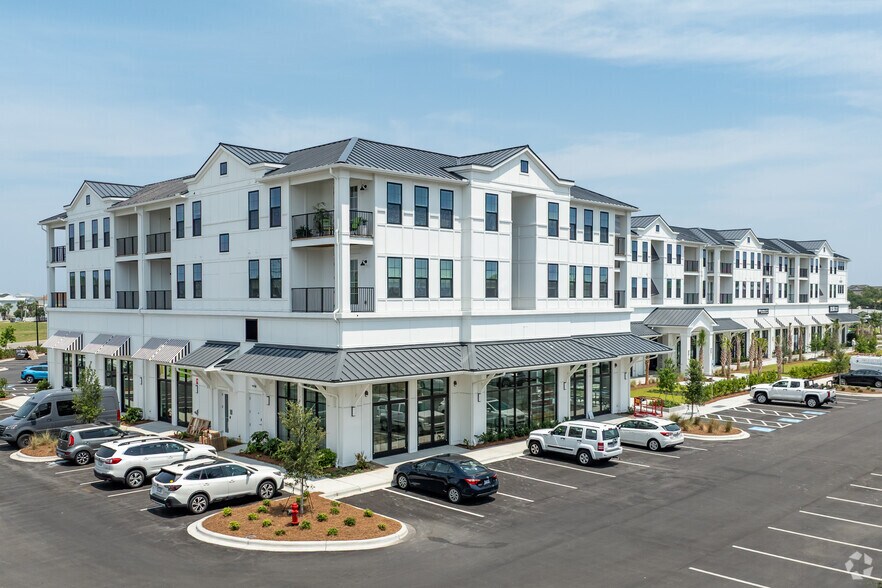 More Photos Of 1000 Lake Park Blvd N, Carolina Beach General Retail For Sale