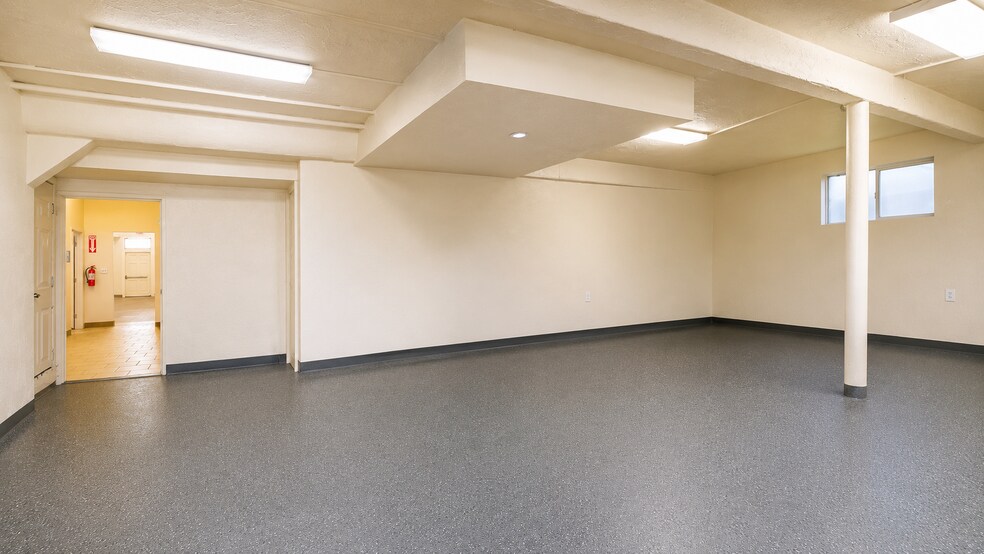 More Photos Of 530 Union Ave, Bakersfield Storefront Retail Office For Sale