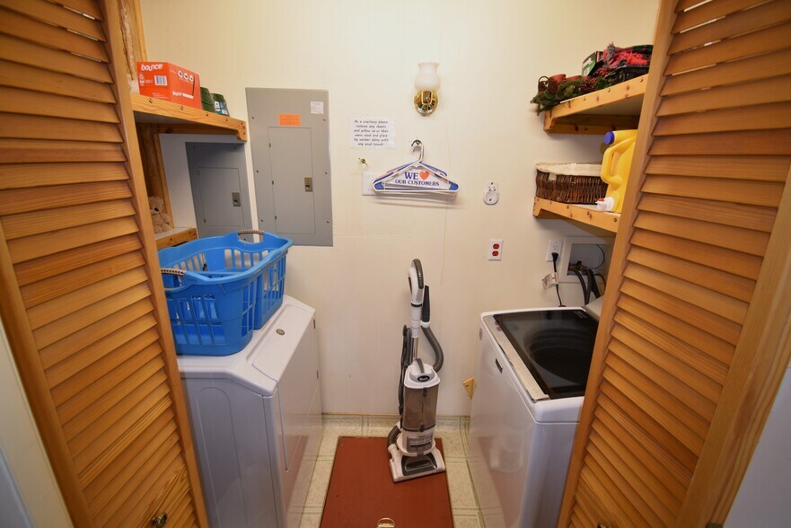 More Photos Of 3555 Yale Kilgore Rd, Island Park Multifamily For Sale