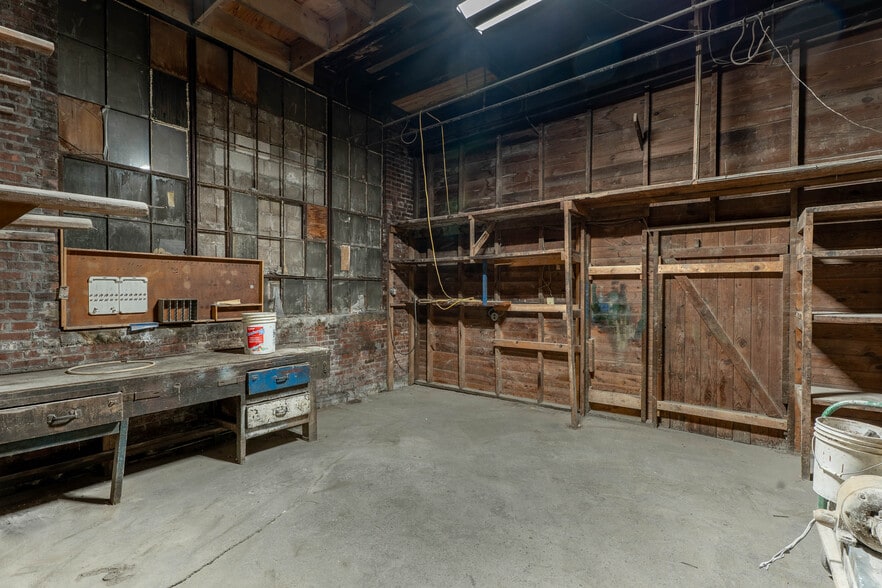 More Photos Of 1085 E Delavan Ave, Buffalo Warehouse For Sale