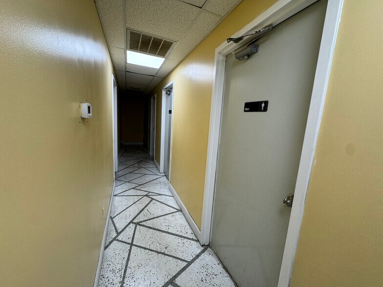 More Photos Of 421 N Gilmer Ave, Lanett General Retail For Sale