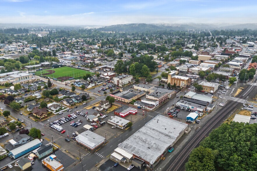 More Photos Of 300 S Tower Ave, Centralia Storefront Retail Office For Sale