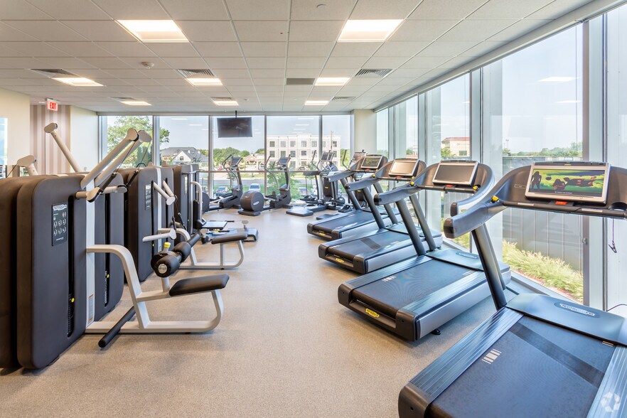 More Photos Of 5100 W JB Hunt Dr, Rogers Office For Lease