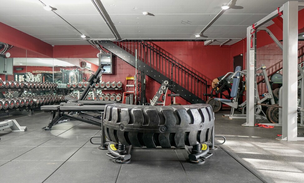 More Photos Of 3508 S Manhattan Ave, Tampa Health Club For Sale