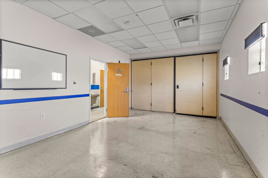 More Photos Of 18917 Joy Rd, Detroit Medical For Sale