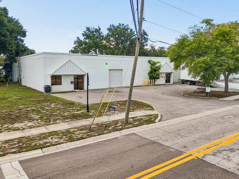 More Photos Of 3667-3691 46th Ave N, Saint Petersburg Warehouse For Sale