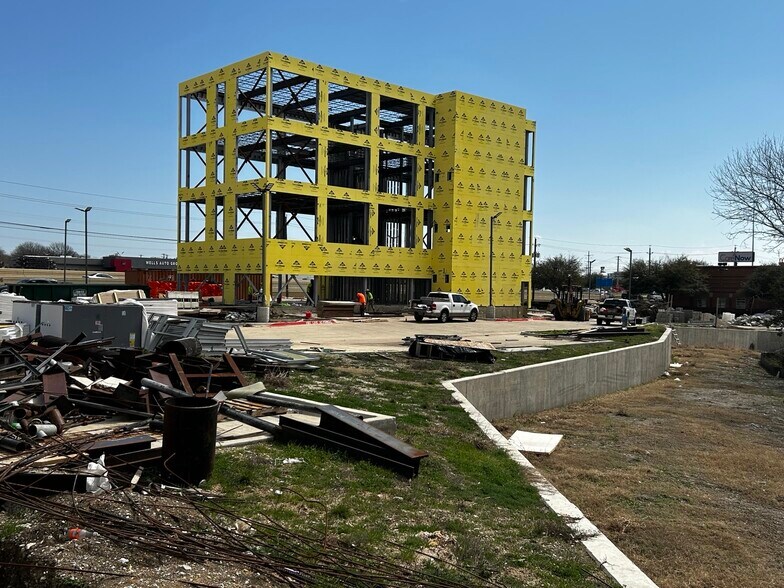 More Photos Of 851 N Central, McKinney Medical For Sale