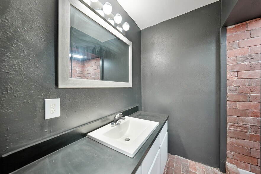 More Photos Of 2461 SW Highway 17, Arcadia Warehouse For Sale