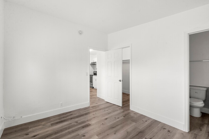 More Photos Of 320 NE 13th Ave, Boynton Beach Apartments For Sale