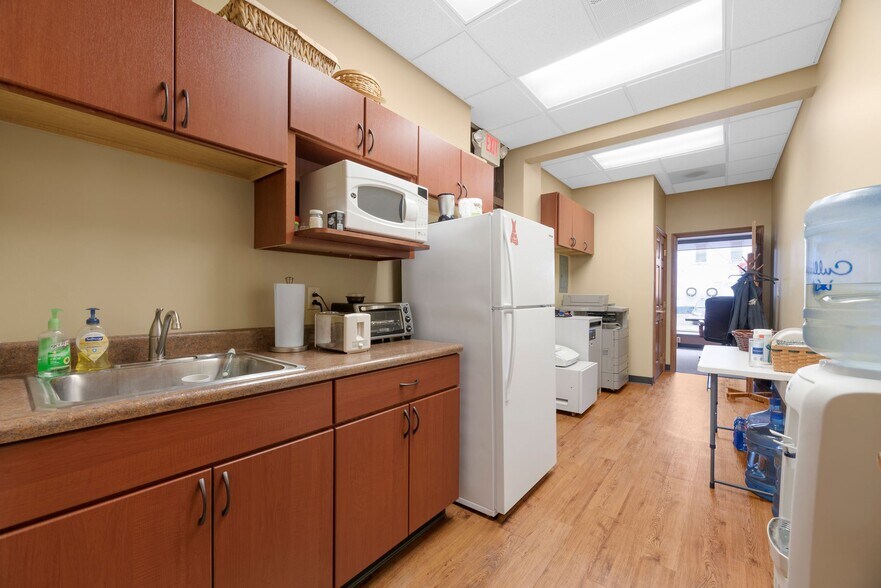 More Photos Of 70 Park Ave W, Mansfield Office For Sale