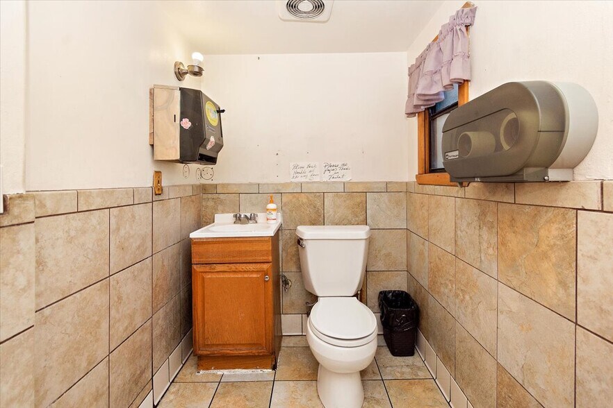 More Photos Of 337 W Big Bear Blvd, Big Bear City Restaurant For Sale