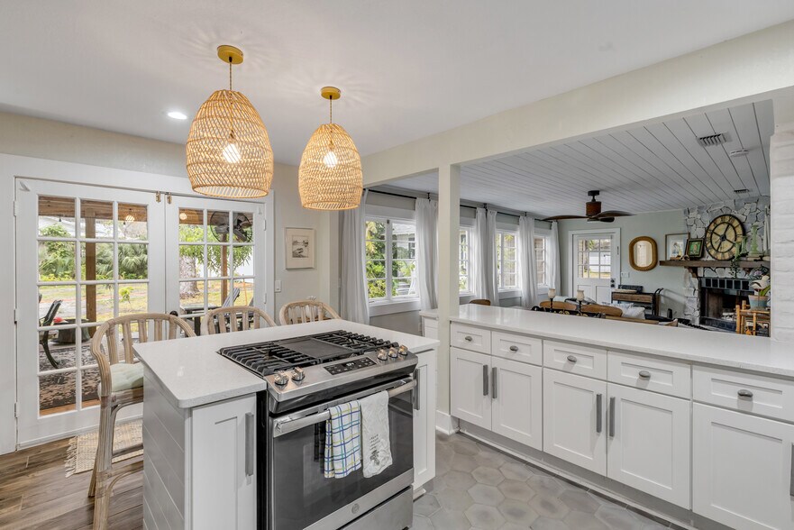 More Photos Of 801 Canal St, New Smyrna Beach Office For Sale