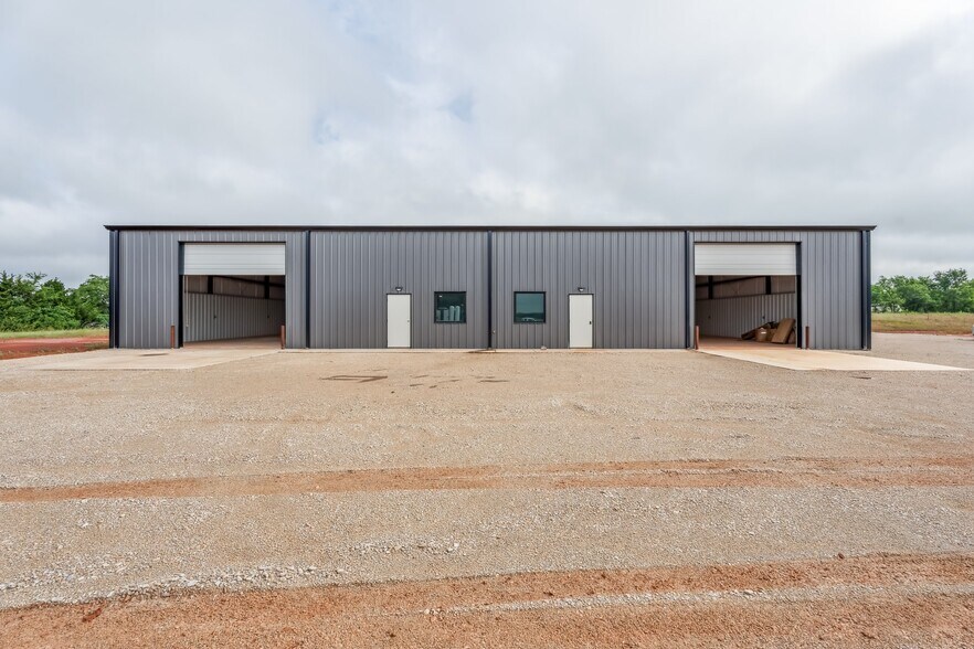 More Photos Of 5286 NE Highway 33, Guthrie Warehouse For Lease