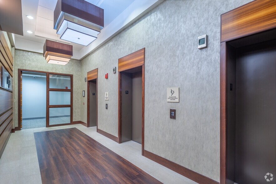 More Photos Of 1501 Main St, Columbia Coworking Space