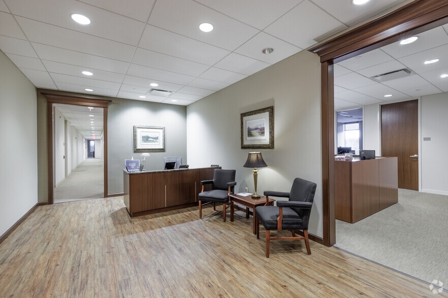 More Photos Of 1 Jefferson Rd, Parsippany Office For Sale